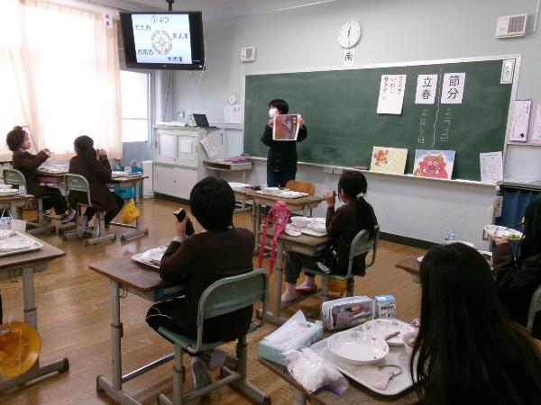 節分のいわれを説明する栄養教諭