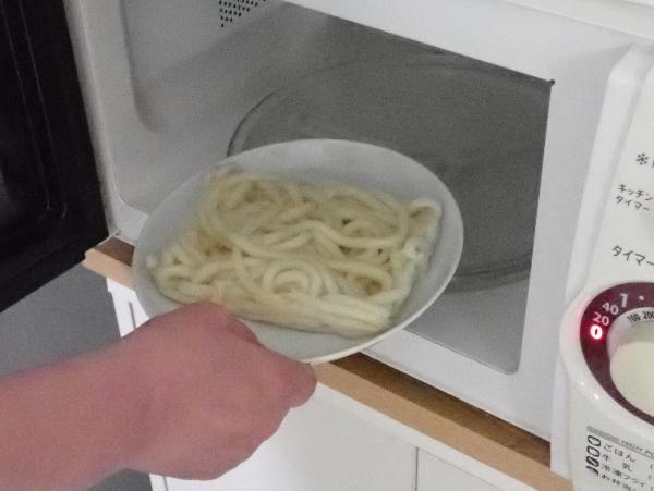 冷凍うどんを電子レンジで加熱したところ