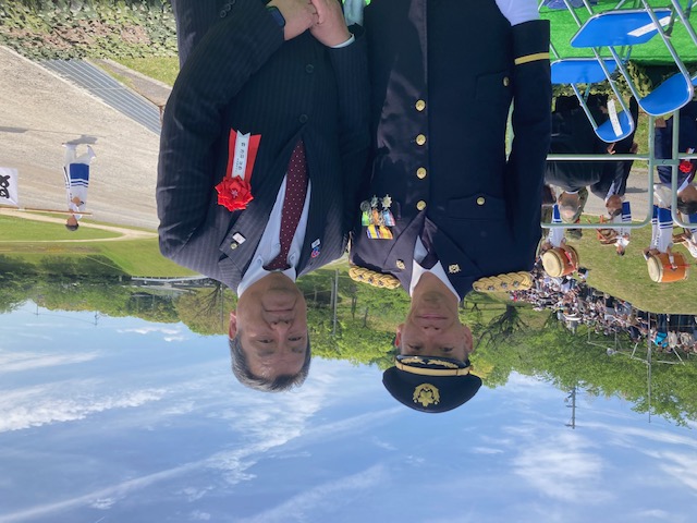 篠田山駐屯地司令と村長のツーショット